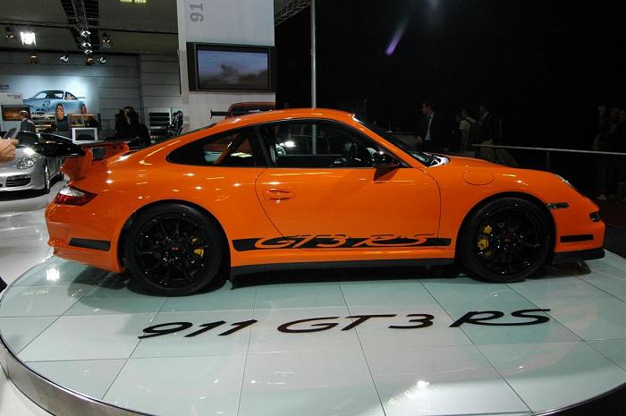 Orange_Porsche_911_GT3_RS_Type_997_(side).jpg