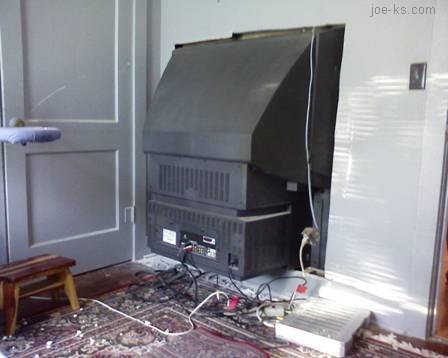 Click image for larger version. 

Name:	RedneckFlatScreenB.jpg 
Views:	55 
Size:	27.8 KB 
ID:	1669