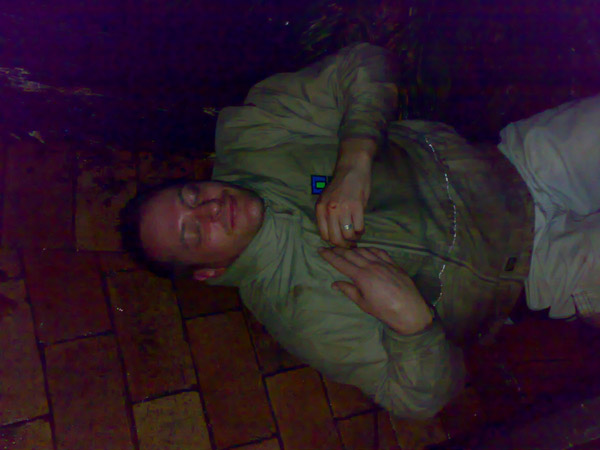 Click image for larger version.&nbsp;

Name:	Pete asleep in the rain.jpg&nbsp;
Views:	41&nbsp;
Size:	73.7 KB&nbsp;
ID:	4549