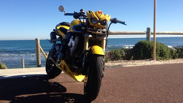 Click image for larger version. 

Name:	bumblebee_gsxr1100_watercooled_streetfighter2.jpg 
Views:	119 
Size:	48.6 KB 
ID:	4501