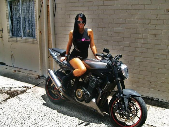 Click image for larger version. 

Name:	Bike girls5.jpg 
Views:	24 
Size:	82.3 KB 
ID:	4144