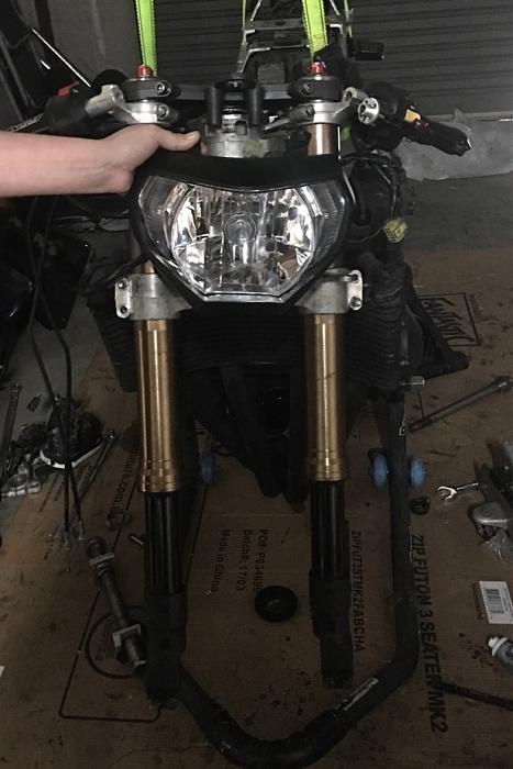 Click image for larger version. 

Name:	New headlight .jpg 
Views:	1 
Size:	59.7 KB 
ID:	8123